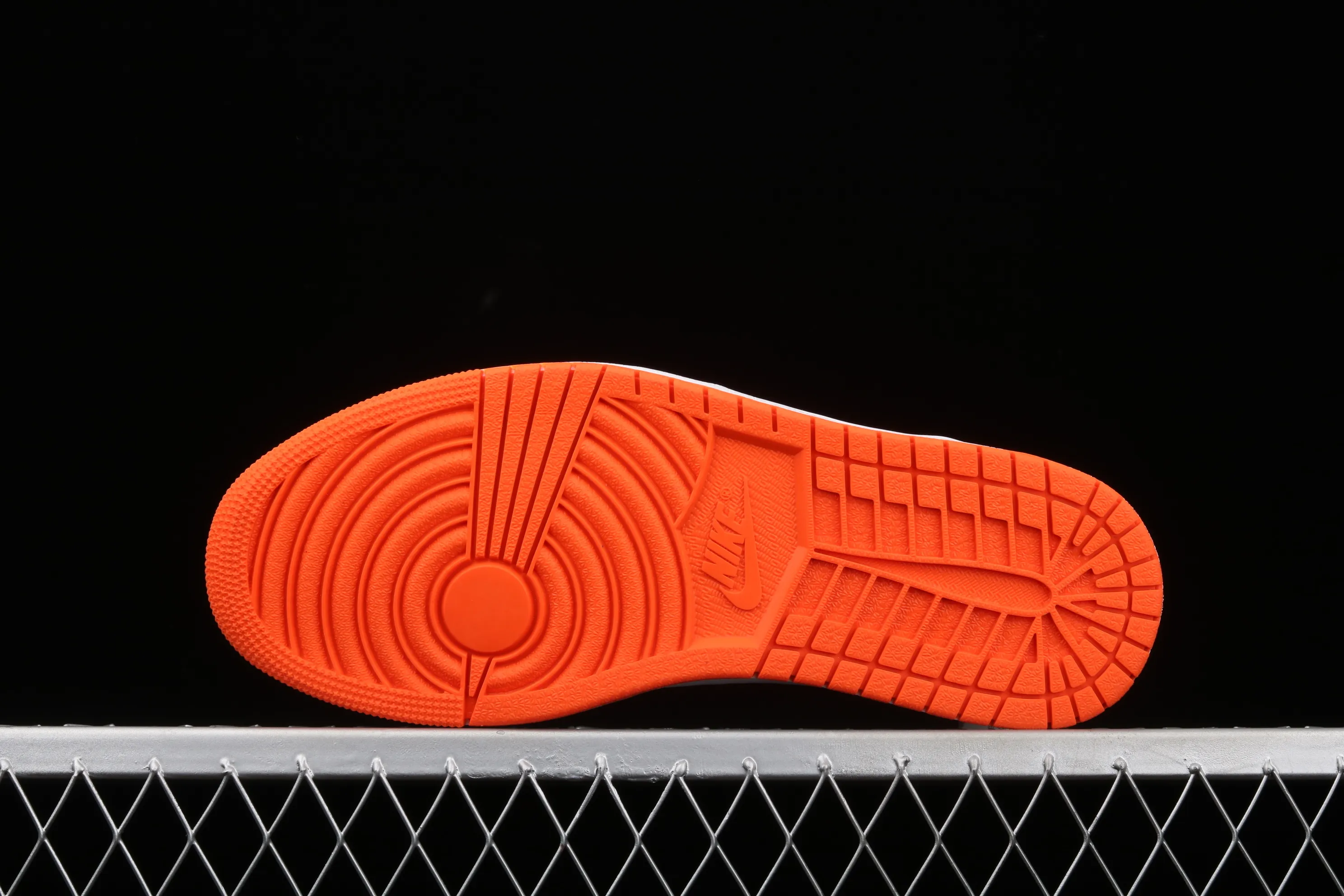 All Categories Air Jordan Jordan Series Basketball Shoes Air Jordan 1 High Air Jordan 1 High OG "Black Toe Shattered Backboard" AJ1 Joe 1 Shattered Backboard Black Toe High Top Basketball Shoes 555088-180